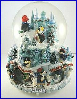 Vtg Kirkland MUSICAL Christmas SNOW GLOBE withRevolving Base-Penguins-Bears-in Box
